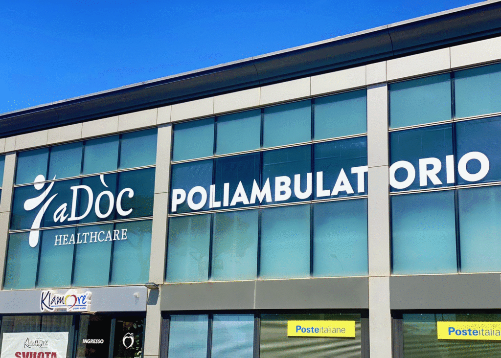 foto esterno poliambulatorio adoc healthcare
